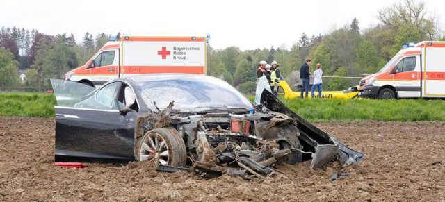 tesla-model-s-accidente-01_1440x655c