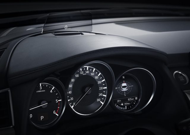 2017-Mazda6_Detail_HUD-