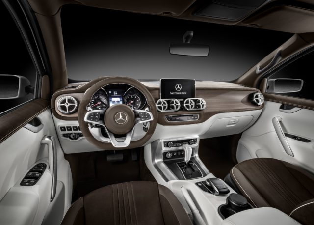 Mercedes-Benz Concept X-CLASS stylish explorer – Interieur, Kombination aus weißem Nappaleder und braunem Nubukleder ; Mercedes-Benz Concept X-CLASS stylish explorer – Interior, Mix of white nappa leather and brown nubuck leather;