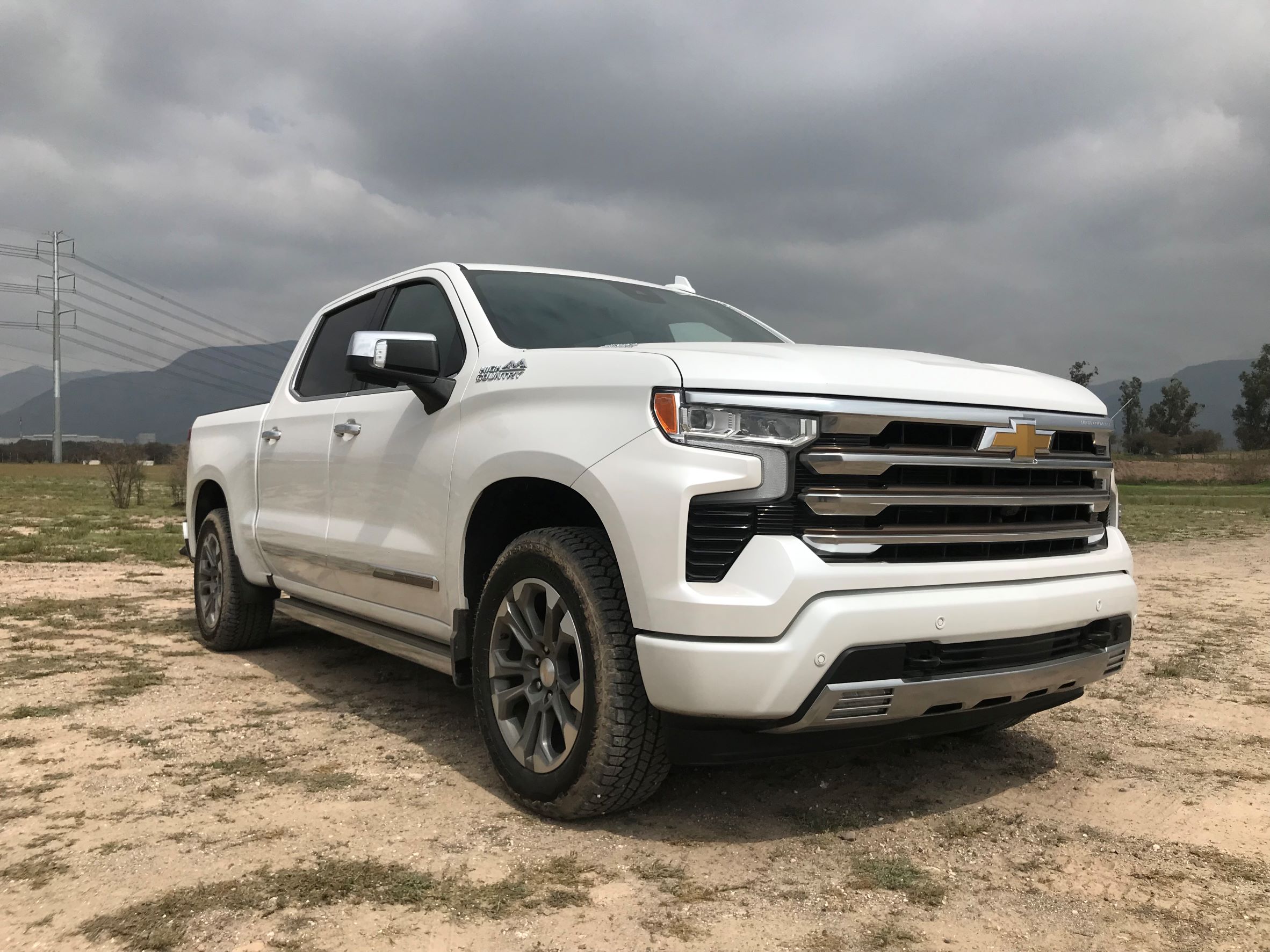 Chevrolet Silverado FL 2023 en Chile El legado de poder y lujo se