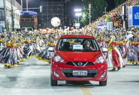 Nissan March alegró el ensayo técnico del Carnaval de Río