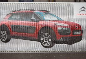 ¿Un Mosaico del Citroën C4 Cactus hecho con autos de juguetes?