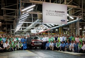 Sale de la fábrica de Pacheco la primera unidad de la actualizada Ford Ranger