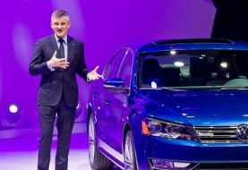 CEO de VW en EE.UU. da un paso al costado y renuncia a su cargo