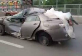 Confiabilidad a toda prueba: Un Toyota Corolla aún anda después de un grave accidente