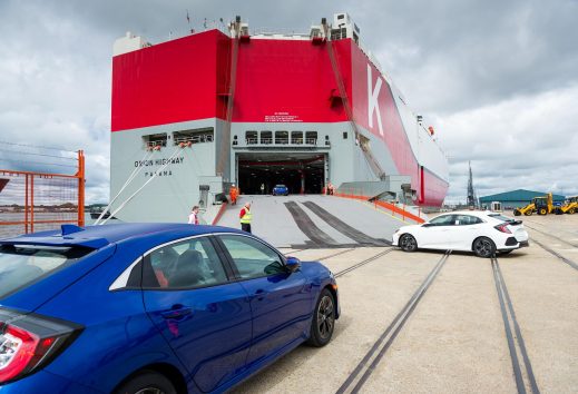 Zarpa rumbo a EE.UU. el primer embarque del Honda Civic de 5 puertas