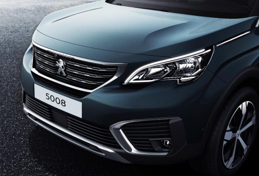 París 2016: Peugeot revela su nuevo 5008, ahora con aires más de SUV