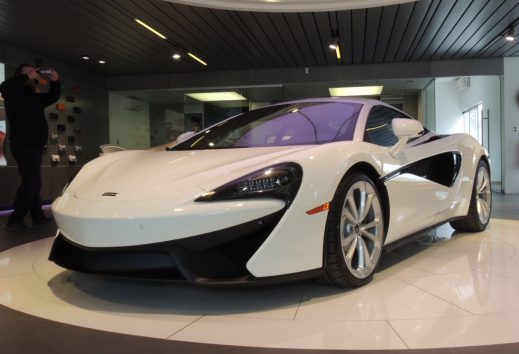 McLaren presentó en Chile su nuevo modelo de "entrada": 540C Coupé