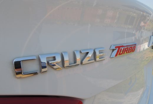 Trump amenaza a GM con aplicar un "gran impuesto fronterizo" si sigue fabricando el Cruze en México