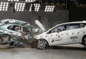 Toyota v/s Toyota: Este es el resultado de un choque entre un Auris 2015  y un Corolla 1998