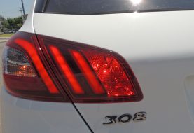 Nuevo Peugeot 308 Serie 2: Leves cambios externos, nueva caja AT de 8 marchas y más seguridad