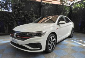 Volkswagen presentó en Chile la variante más deportiva del Jetta:  GLI, un sedán diseñado para liberar su potencia