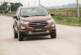 Ford reutiliza 1.200 millones de botellas anuales en los pisos cubrealfombras del Ecosport