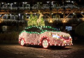Nissan celebra la Navidad con un Leaf convertido en árbol navideño