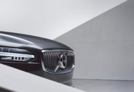 Volvo presentó las actualizaciones del S90 y V90 junto con versiones microhíbridas