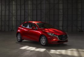 Desembarca en Chile el facelift del Mazda 2 con un frontal inspirado en el CX-30