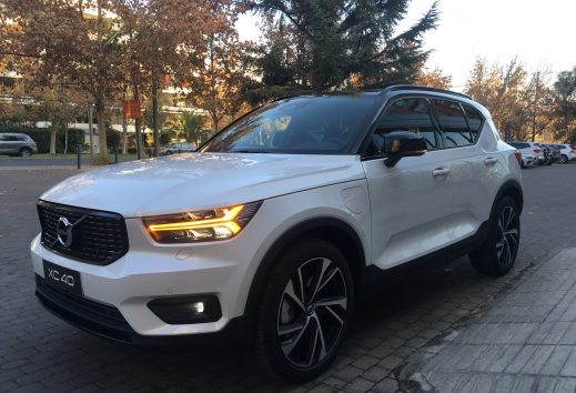 Volvo complementa la gama del XC40 con nueva variante híbrida enchufable