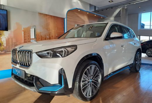 Novedades BMW (II): El X1 completa su oferta en Chile con el iX1 100% eléctrico