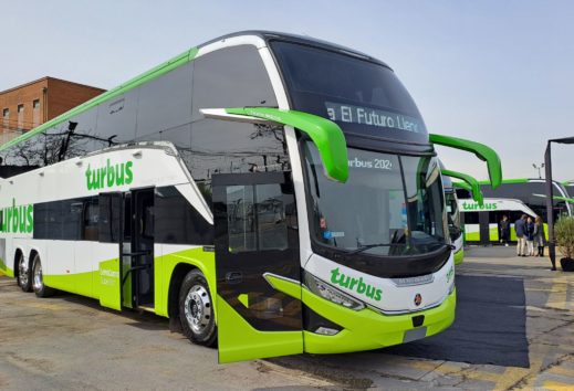 Turbus presentó su nueva flota de buses en el marco de sus 75 años