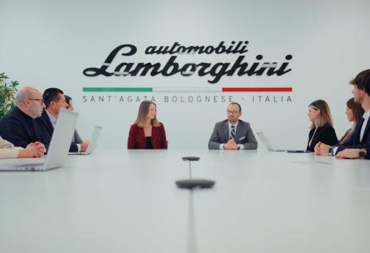 Lamborghini sigue adelante en su estrategia de electrificación "Direzione Cor Tauri"