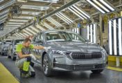 Skoda suma la planta de Kvasiny a la producción del actualizado Octavia