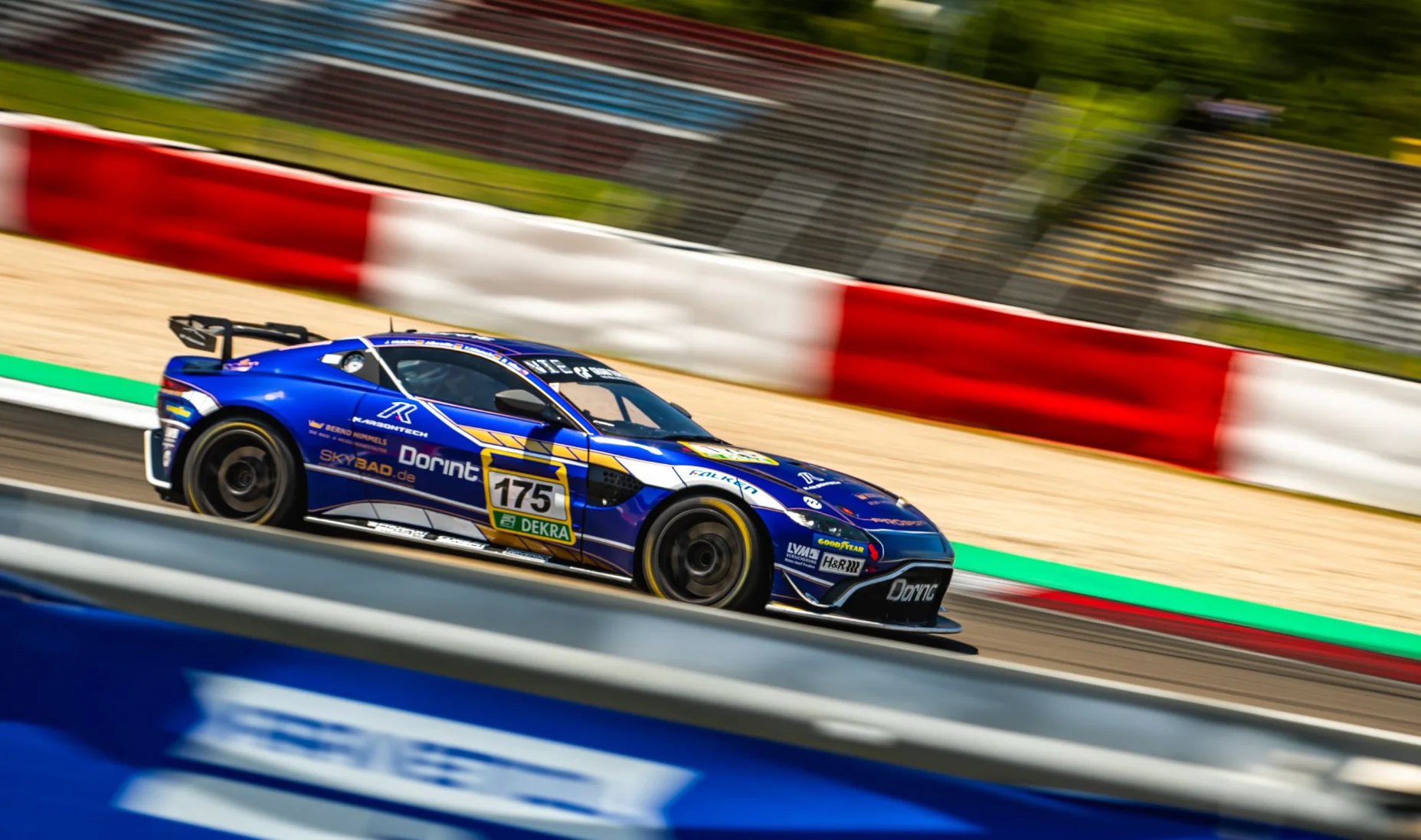 Benjamín Hites debutó con podio en el Nürburgring Endurance Series de Alemania 33 Benjamin Hites 44