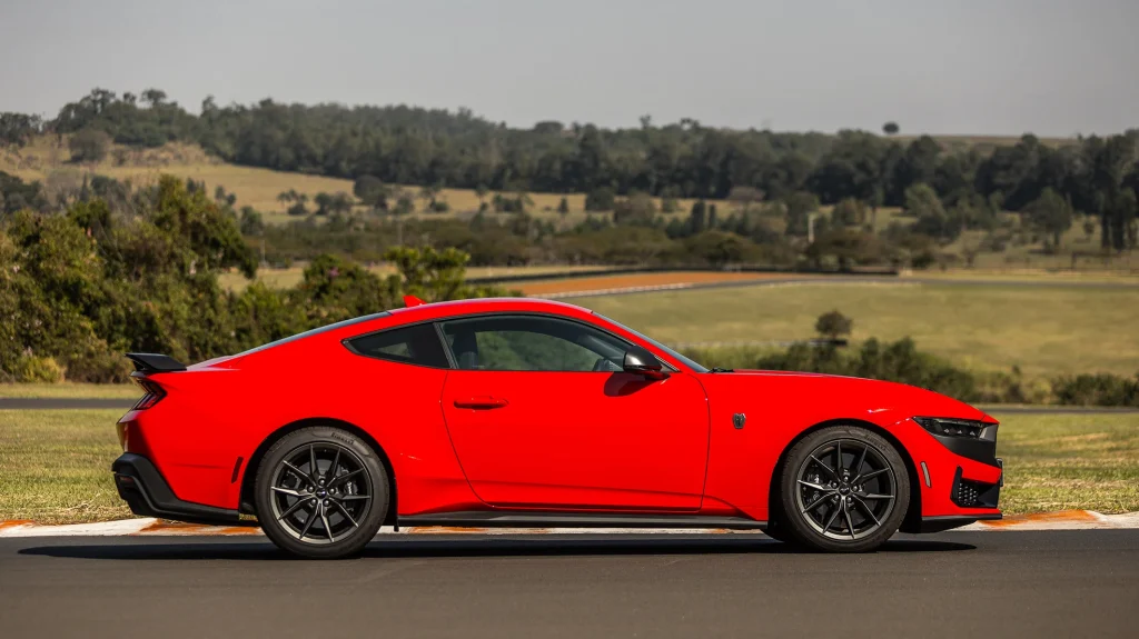 La leyenda continúa: Ford presenta en Chile el Mustang Dark Horse 33 FordMustangDarkHorse 4 1