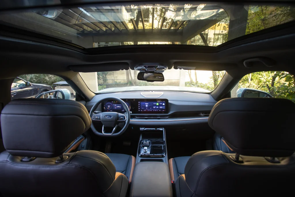 Interior 4
