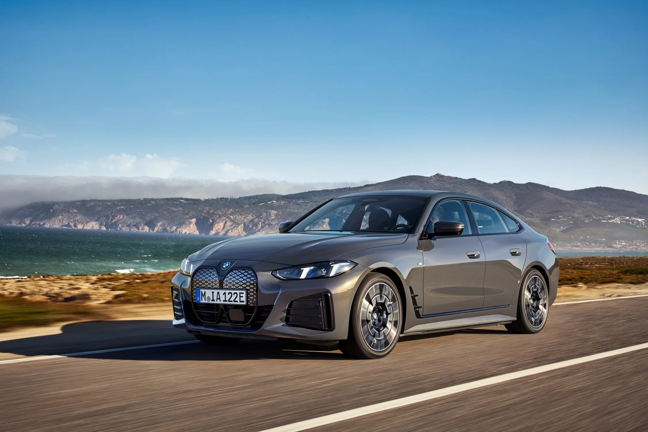 p90546610 lowres the new bmw i4 e dri