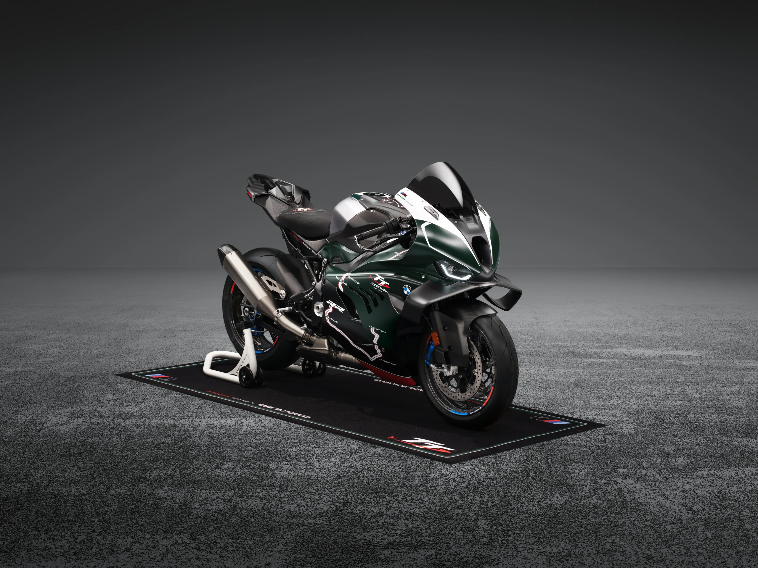 p90640678 highres bmw motorrad m 1000